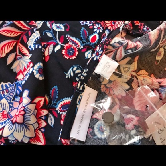 NewYork &C Cute floral red, blue and white romper - Picture 6 of 8